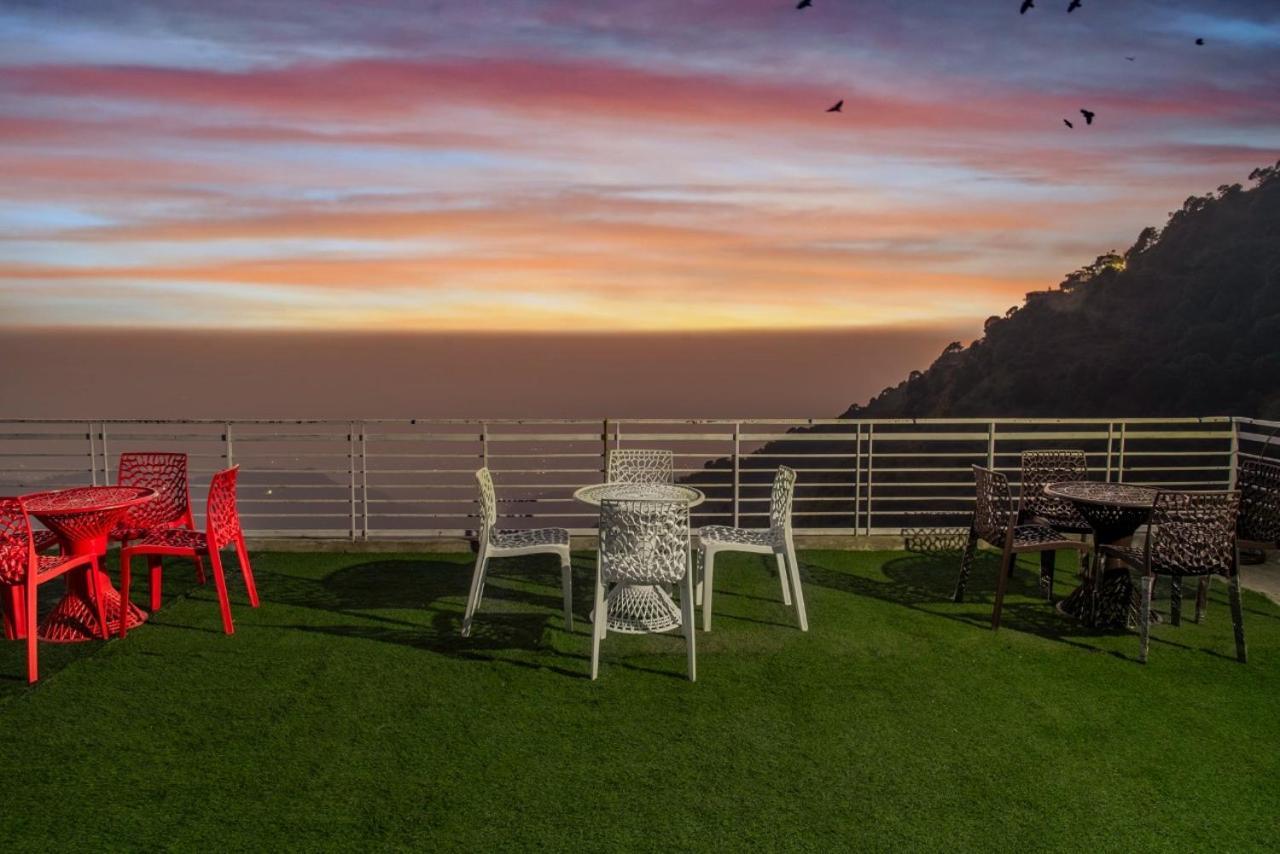 Panormic View By The North Edge Apartment Kasauli Ngoại thất bức ảnh