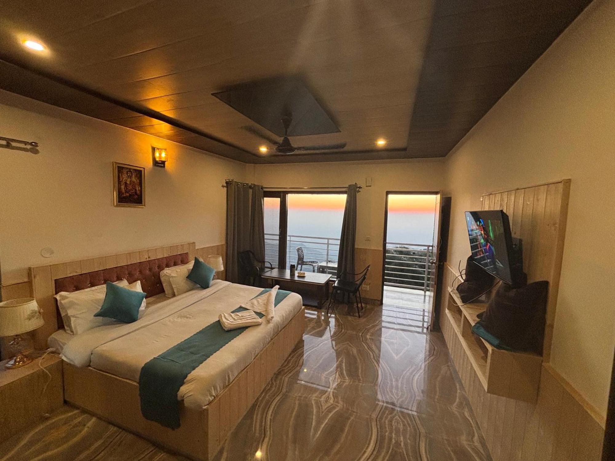 Panormic View By The North Edge Apartment Kasauli Ngoại thất bức ảnh